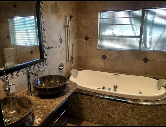 4 BEDROOM HOUSE FOR SALE IN SUNWARD PARK